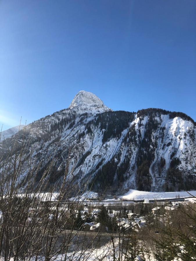 Hotel Chalet Joli Courmayeur Exterior photo