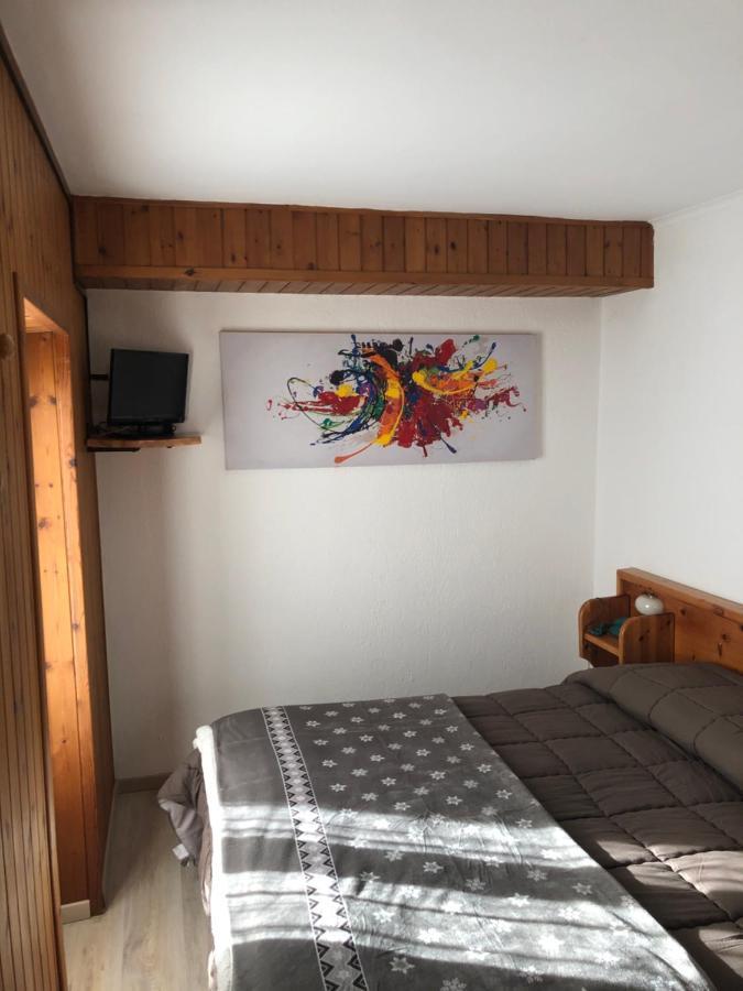 Hotel Chalet Joli Courmayeur Exterior photo