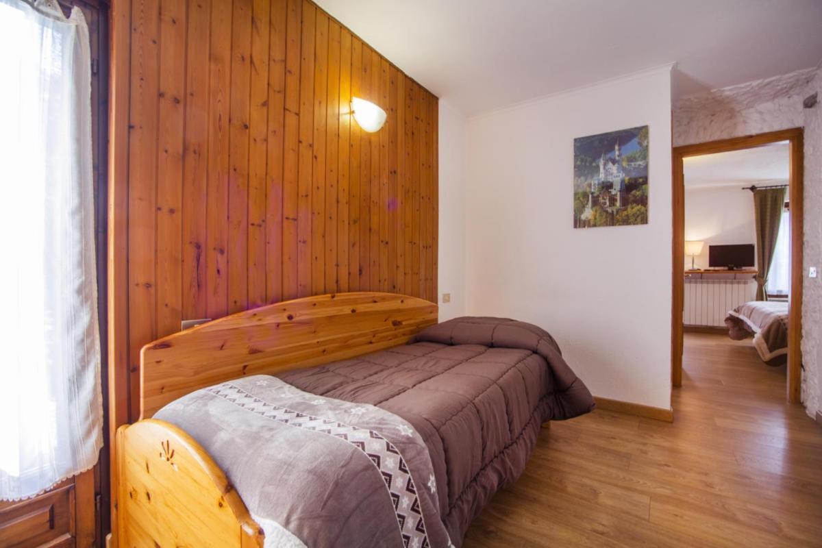 Hotel Chalet Joli Courmayeur Exterior photo
